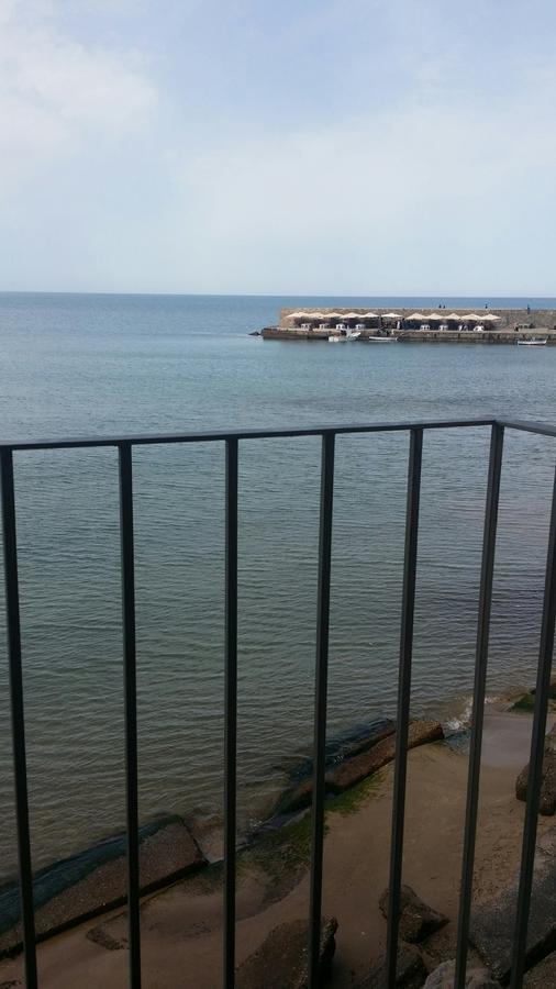 Balcone Sulla Spiaggia チェファル エクステリア 写真